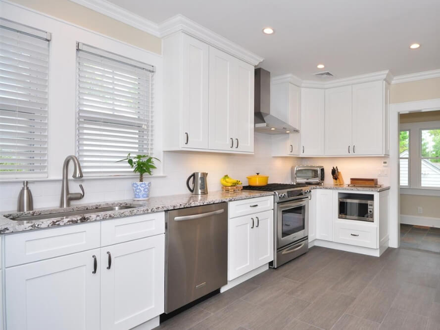 Forevermark Shaker Ice White Cabinets