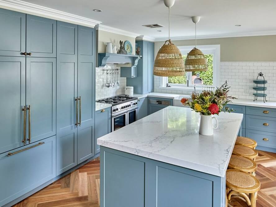 Forevermark Shaker Homestead Oak Cabinets