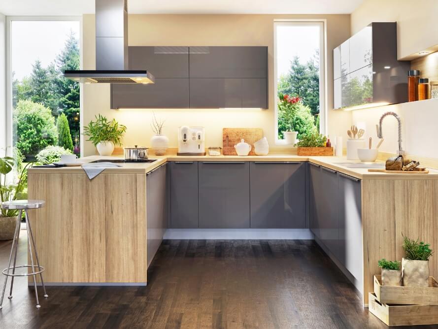Forevermark Shaker Homestead Oak Cabinets